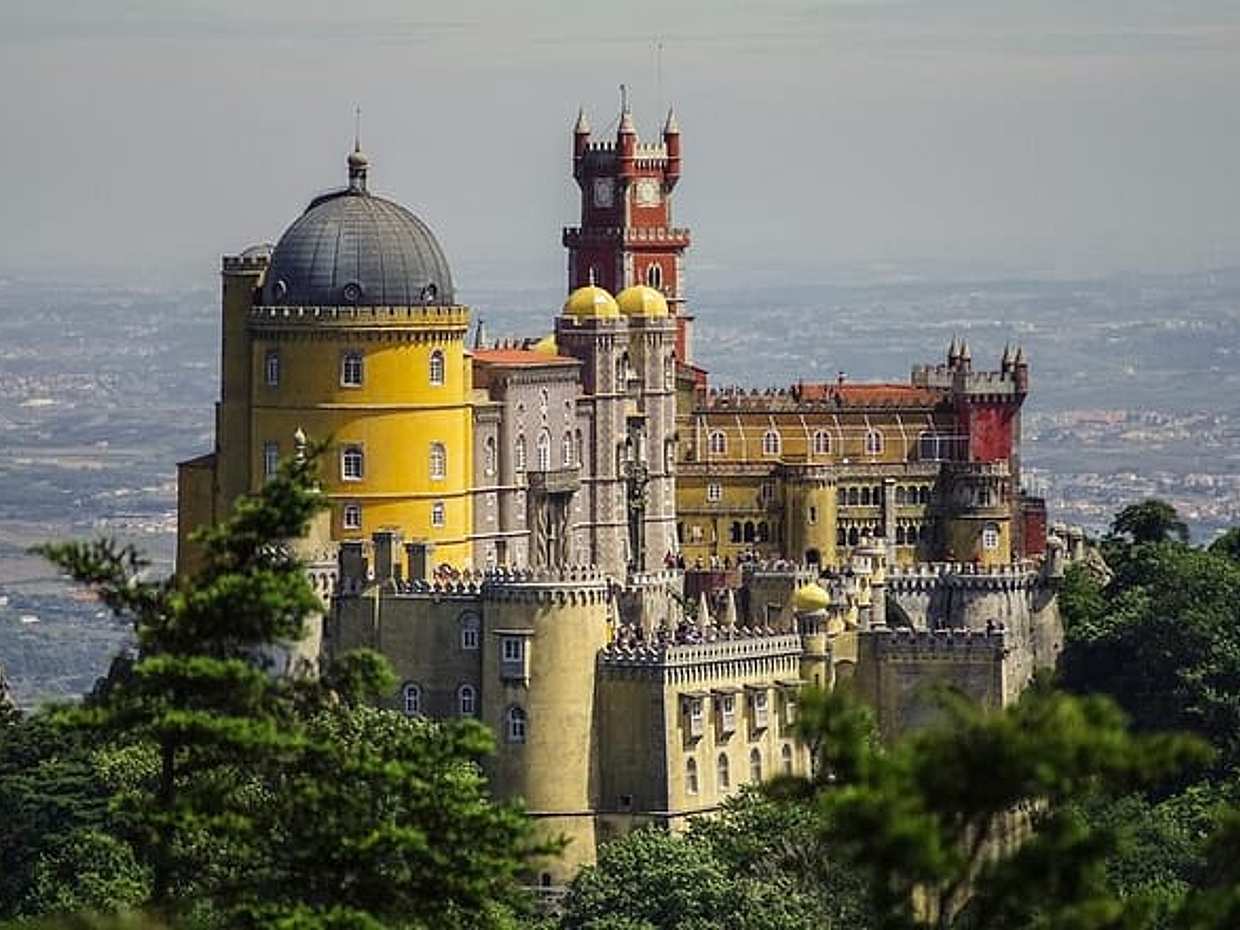 Private day trip from Lisboa to Cascais & Sintra, local driver in Portugal, Lisbon, photo 2