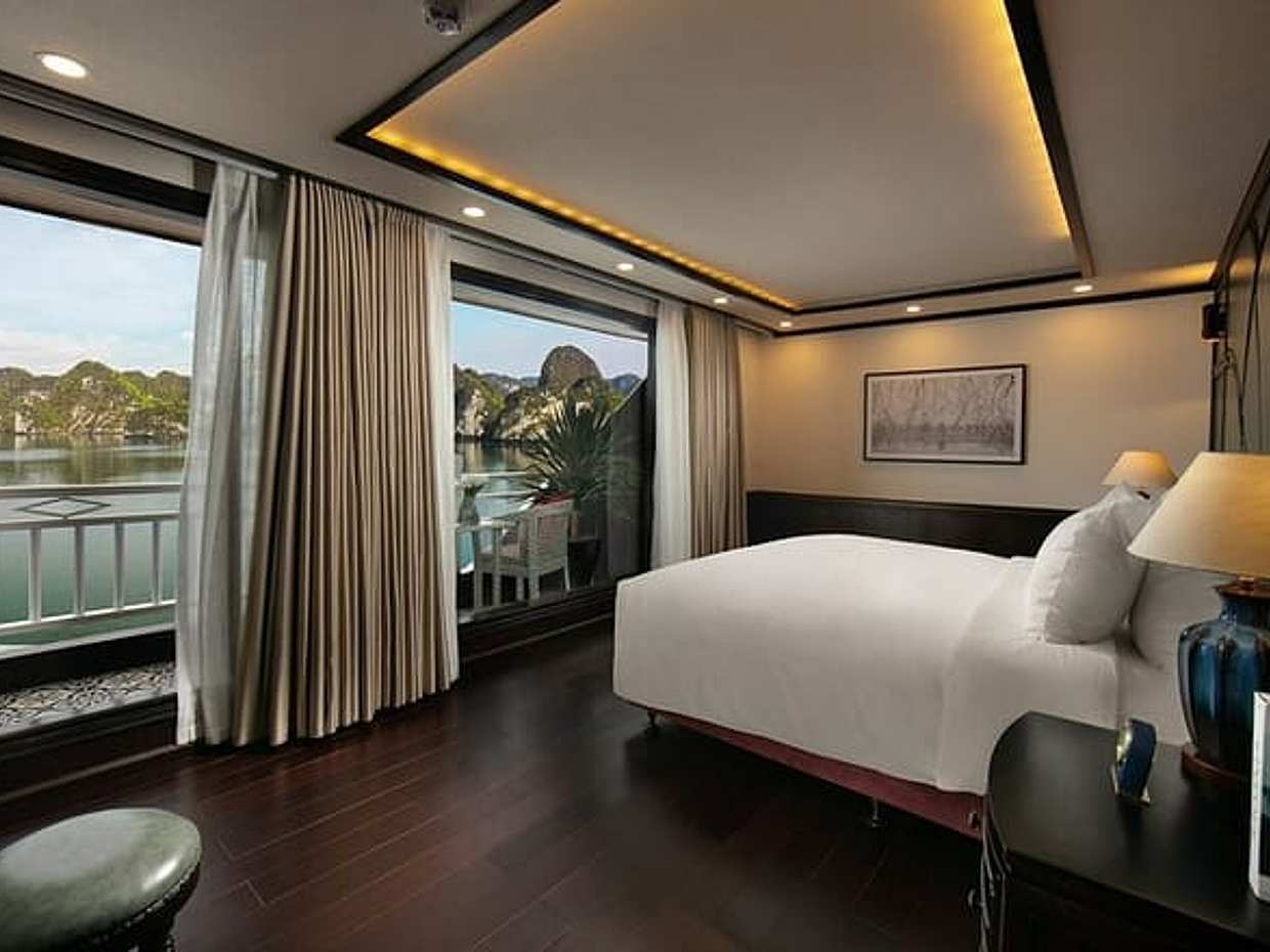 Hanoi: 2-Day Luxury Halong Bay Hermes Cruise with Balcony Suite