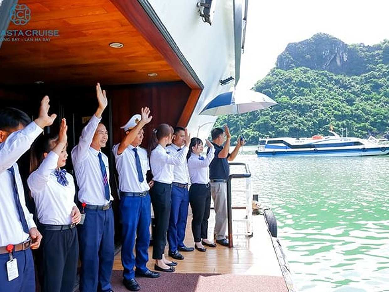 Luxury La Casta Cruise 3 Days Explore Halong Bay Lan Ha Bay Private Balcony, photo 2