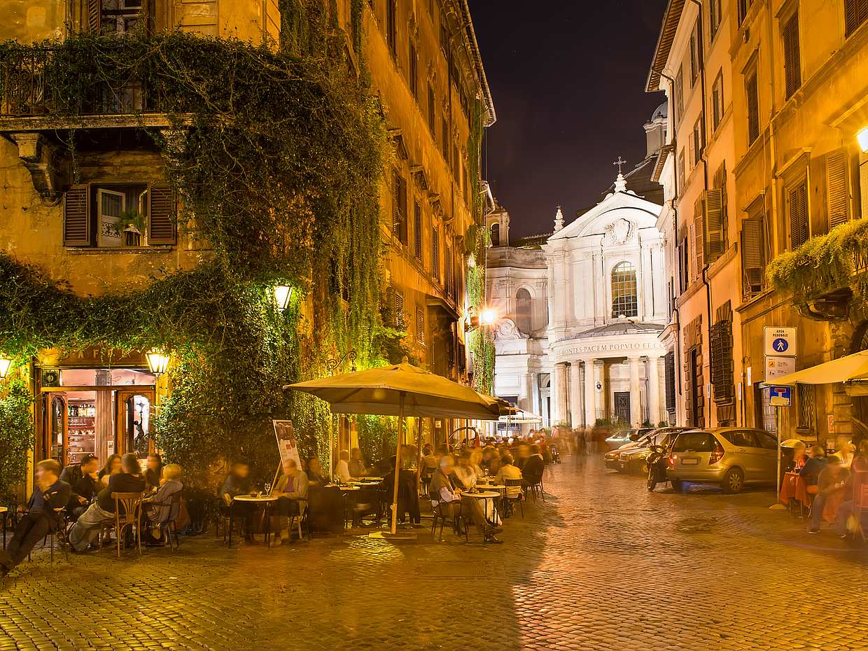 Rome Evening Walking Tour in Italy, Piazza Venezia, photo 2