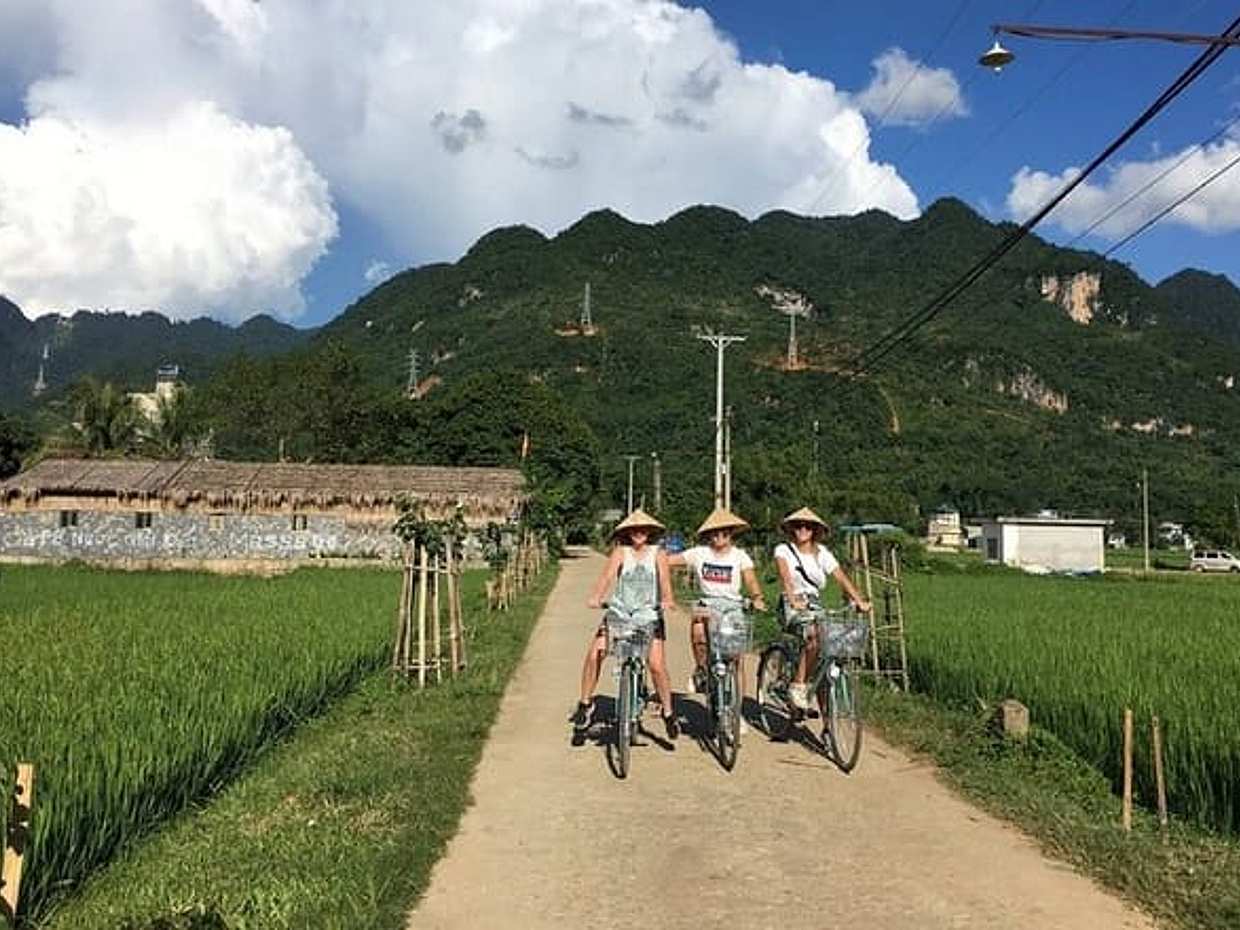 Mai Chau Valley Group Day Tour From Hanoi (Bike + Ethnic Village)