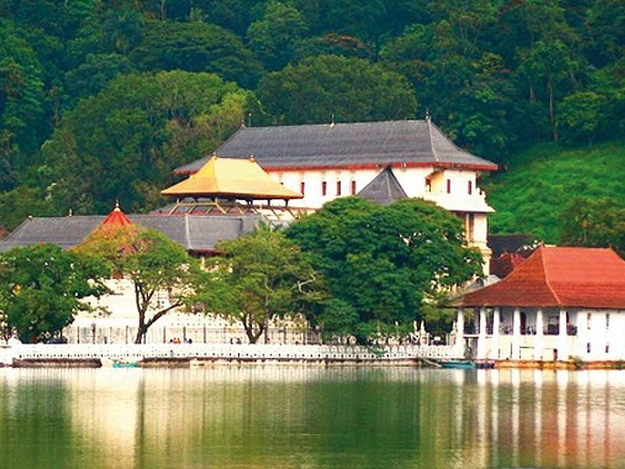Kandy Transfer from Colombo Airport in Sri Lanka, photo 3