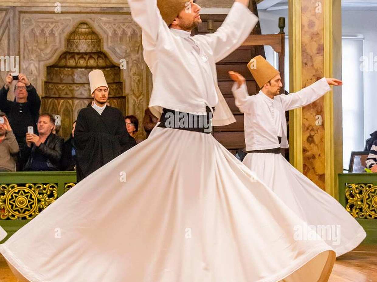 Ceremonia Wirujących Derwiszy w Stambule, w Turcji., photo 3
