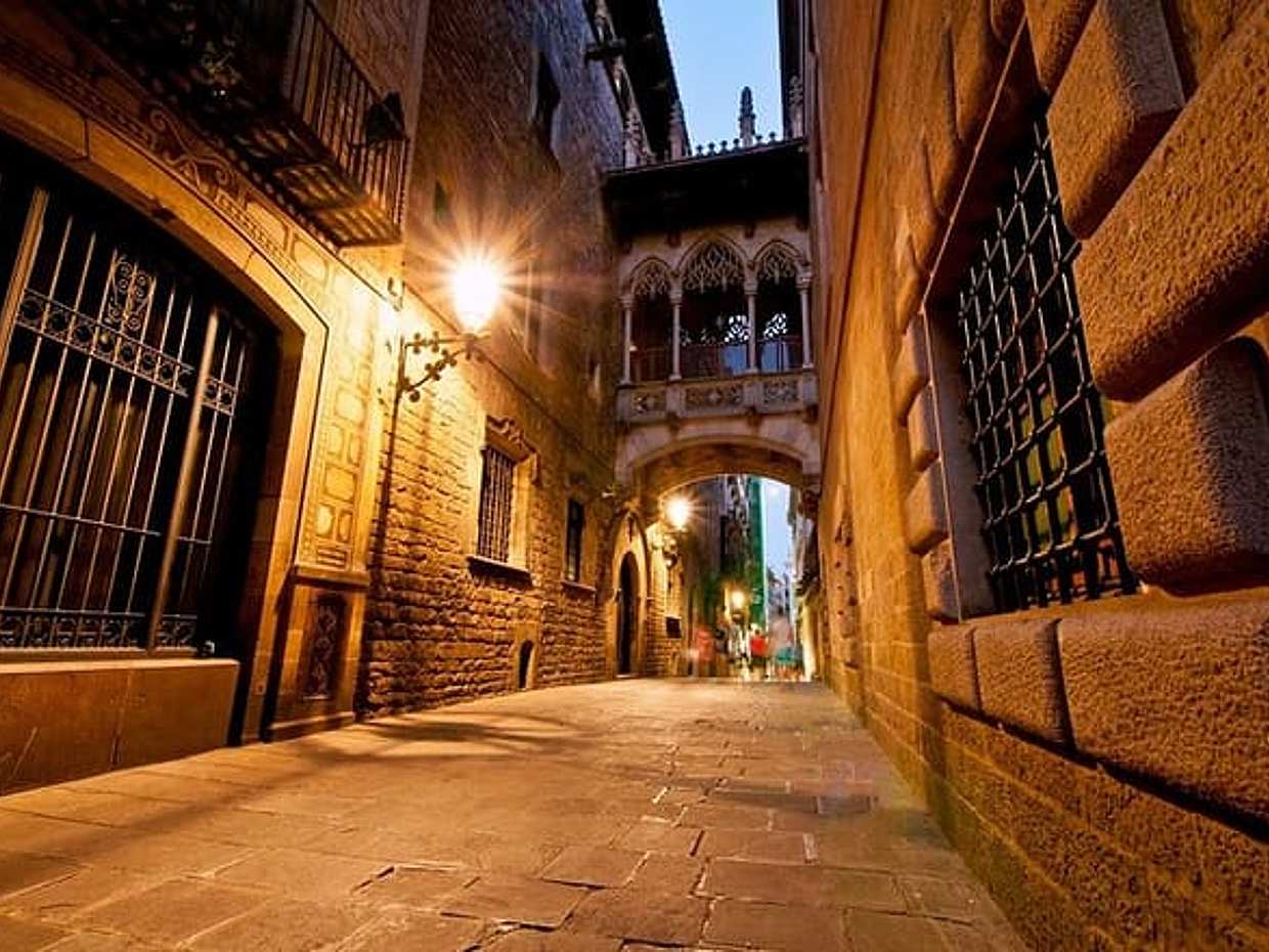 Barcelona: Los fantasmas del Barrio Gótico, juego de puzles autoguiado en España