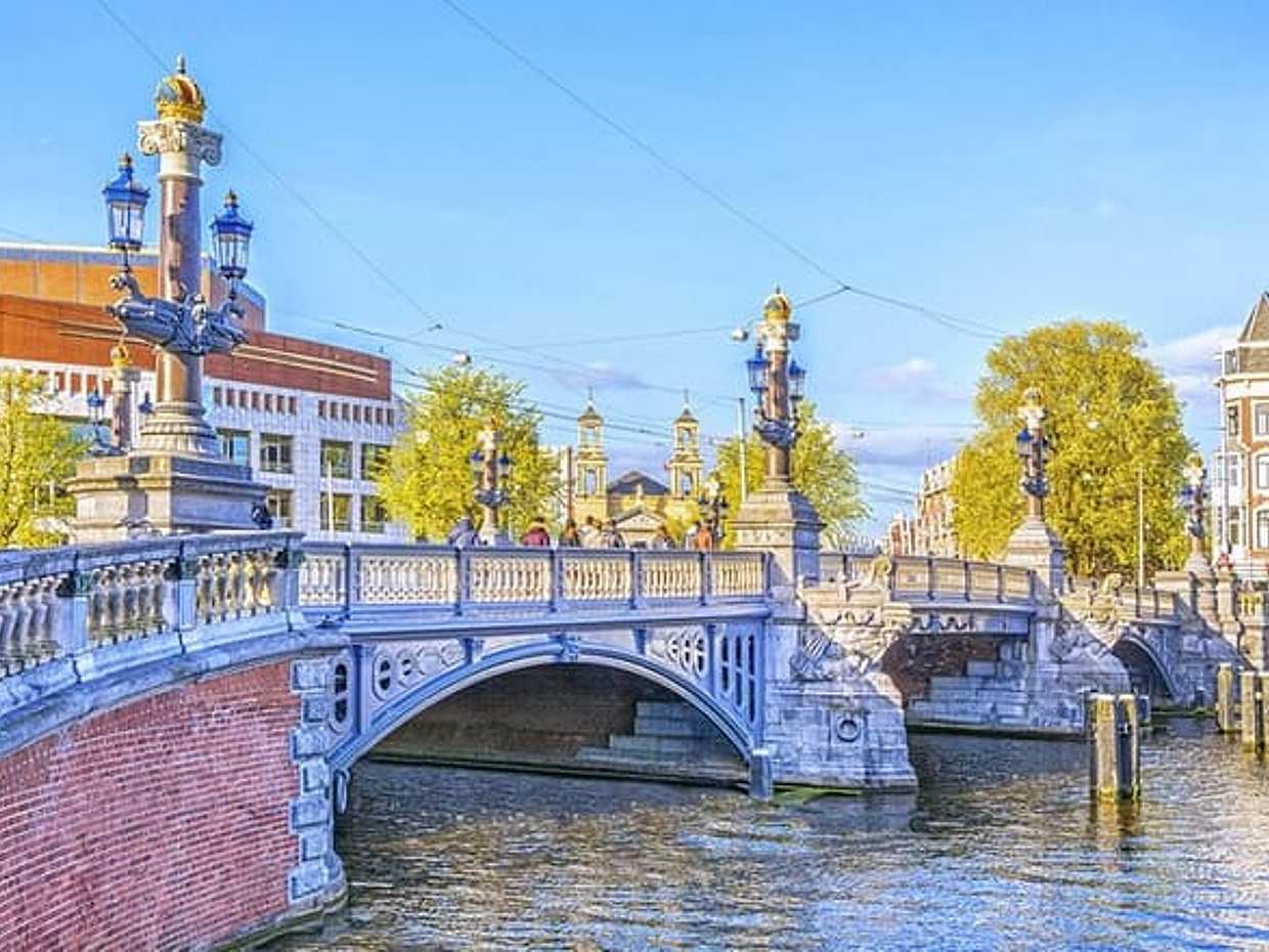 Romantic Amsterdam: Fairytale or Tragedy? Self-Guided PuzzleQuest in Netherlands