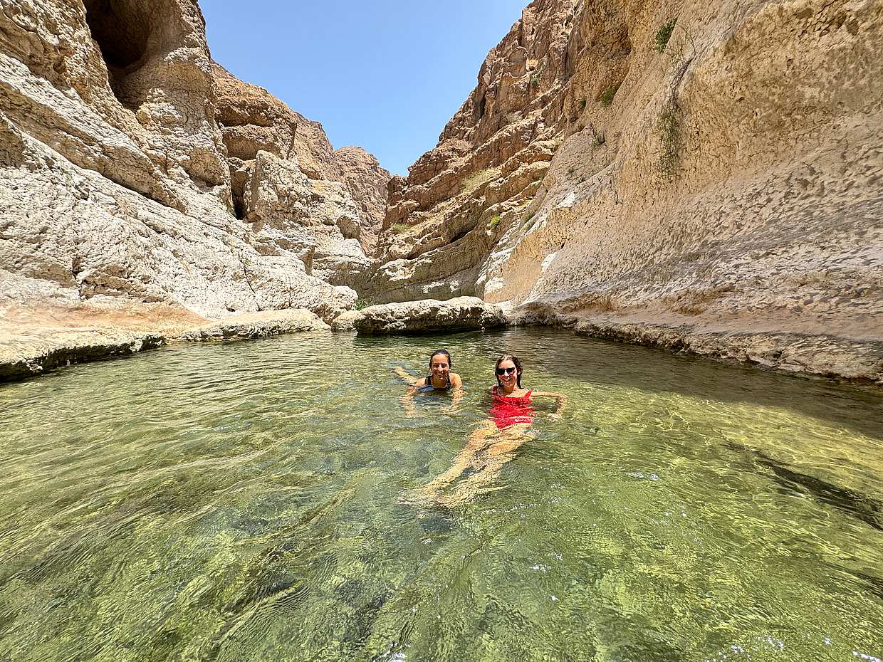 Z Maskatu: całodniowa wycieczka do Wadi Shab i Bimmah Sinkhole z odbiorem z hotelu w Omanie., photo 2