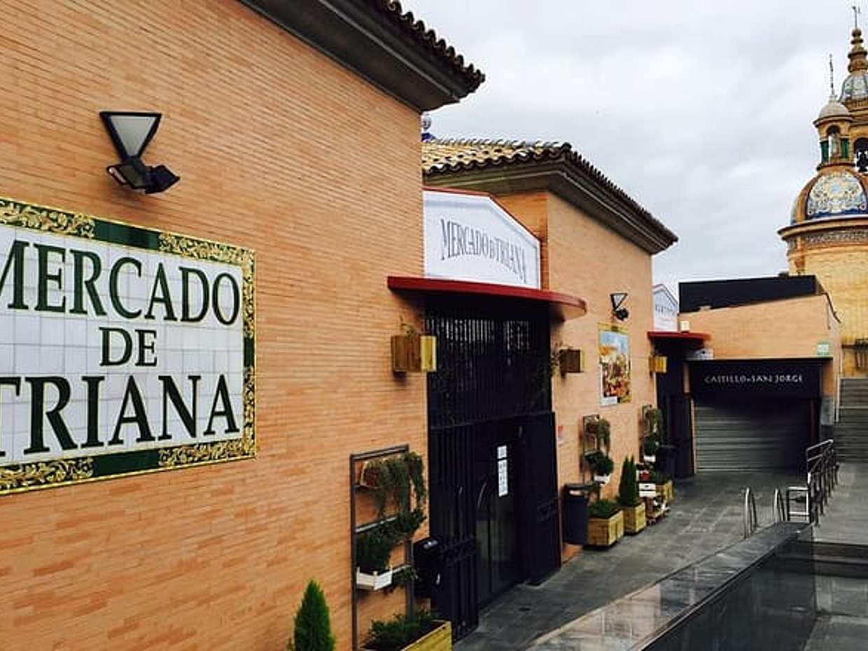 "Sevilla: Tour a pie por el mercado de Triana con guía local en España", photo 2