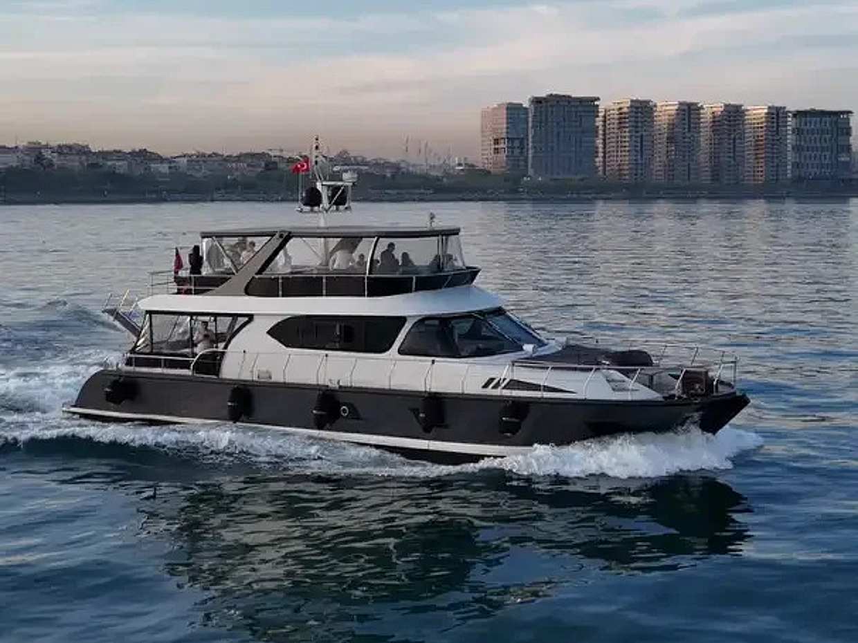 "Luxury Istanbul Bosphorus Tours, Private Events on 72' Motor Yacht", photo 2