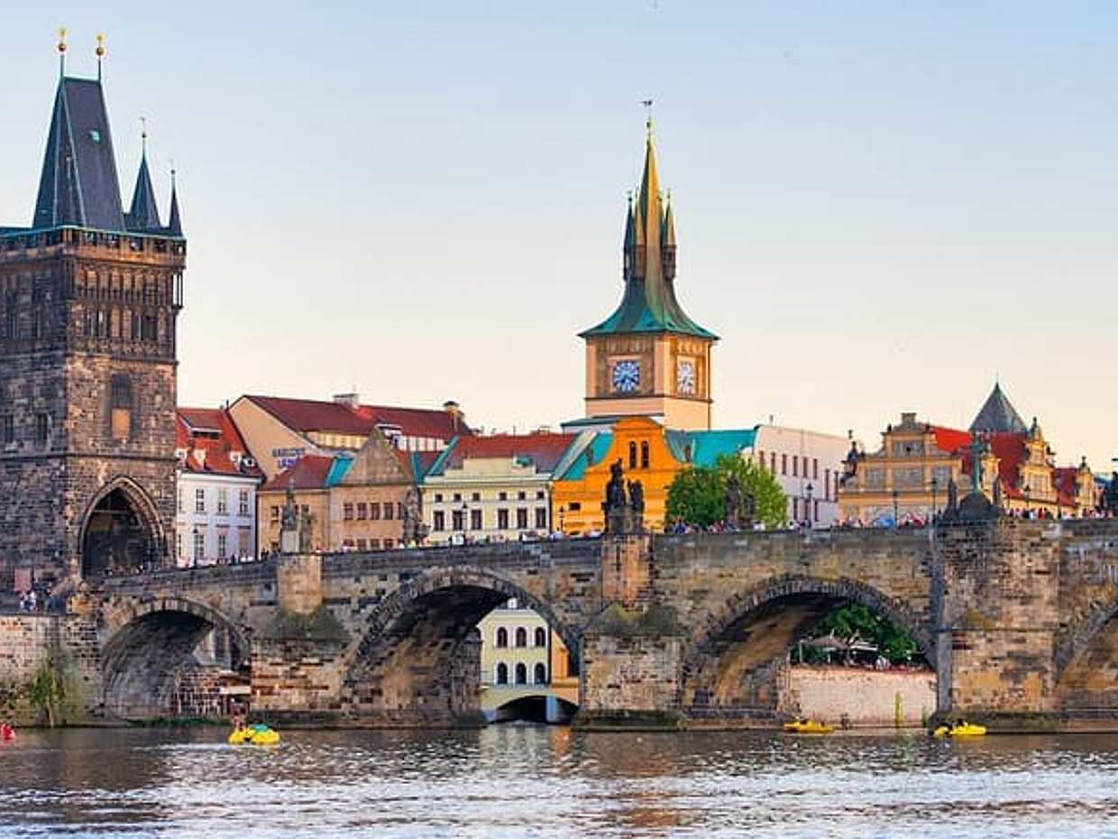 Private Transfer from Cesky Krumlov to Prague, English-speaking driver, photo 2