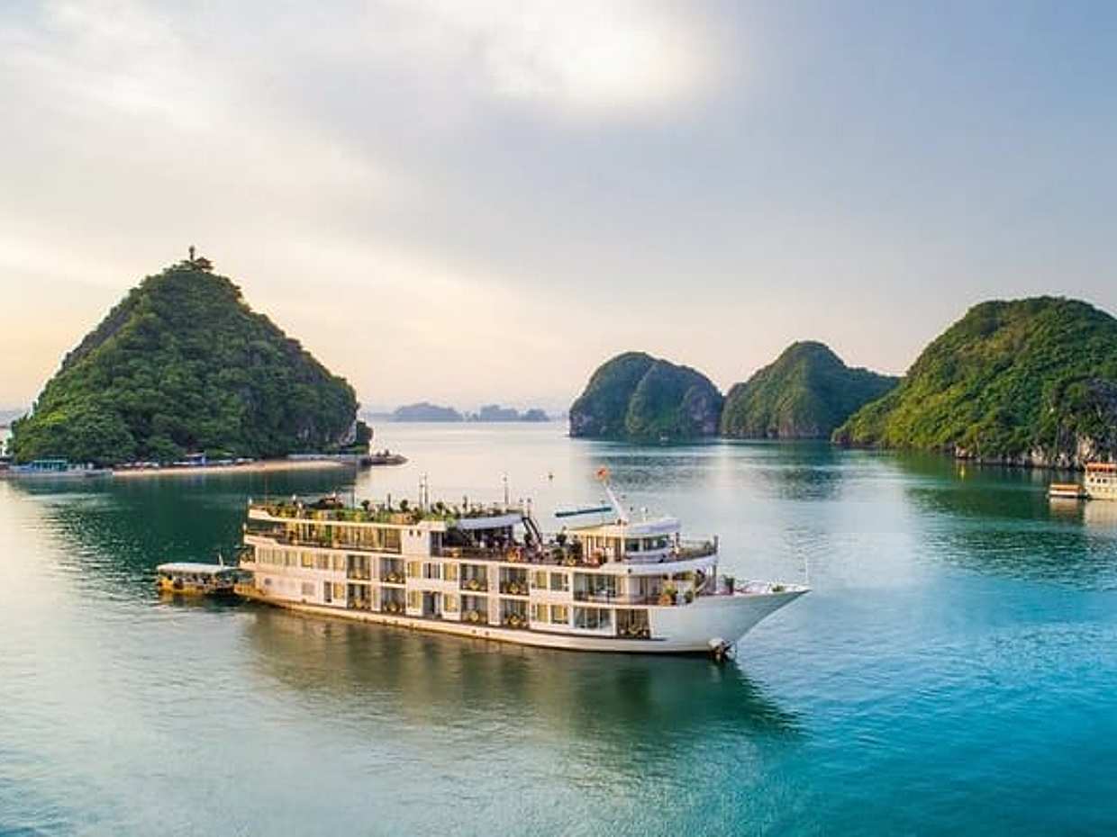 2D/1N at 5 STAR CRUISES: Transfer,Meals, Cave, Island & Beach, Vietnam