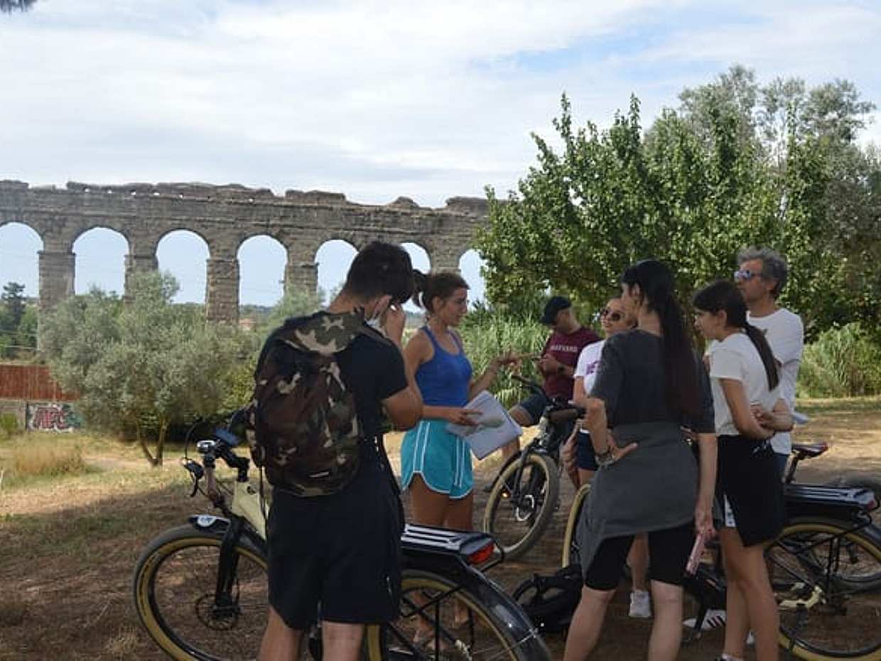 Appian Way Bike Tour with Park of the Aqueducts and the Roman Countryside, photo 5
