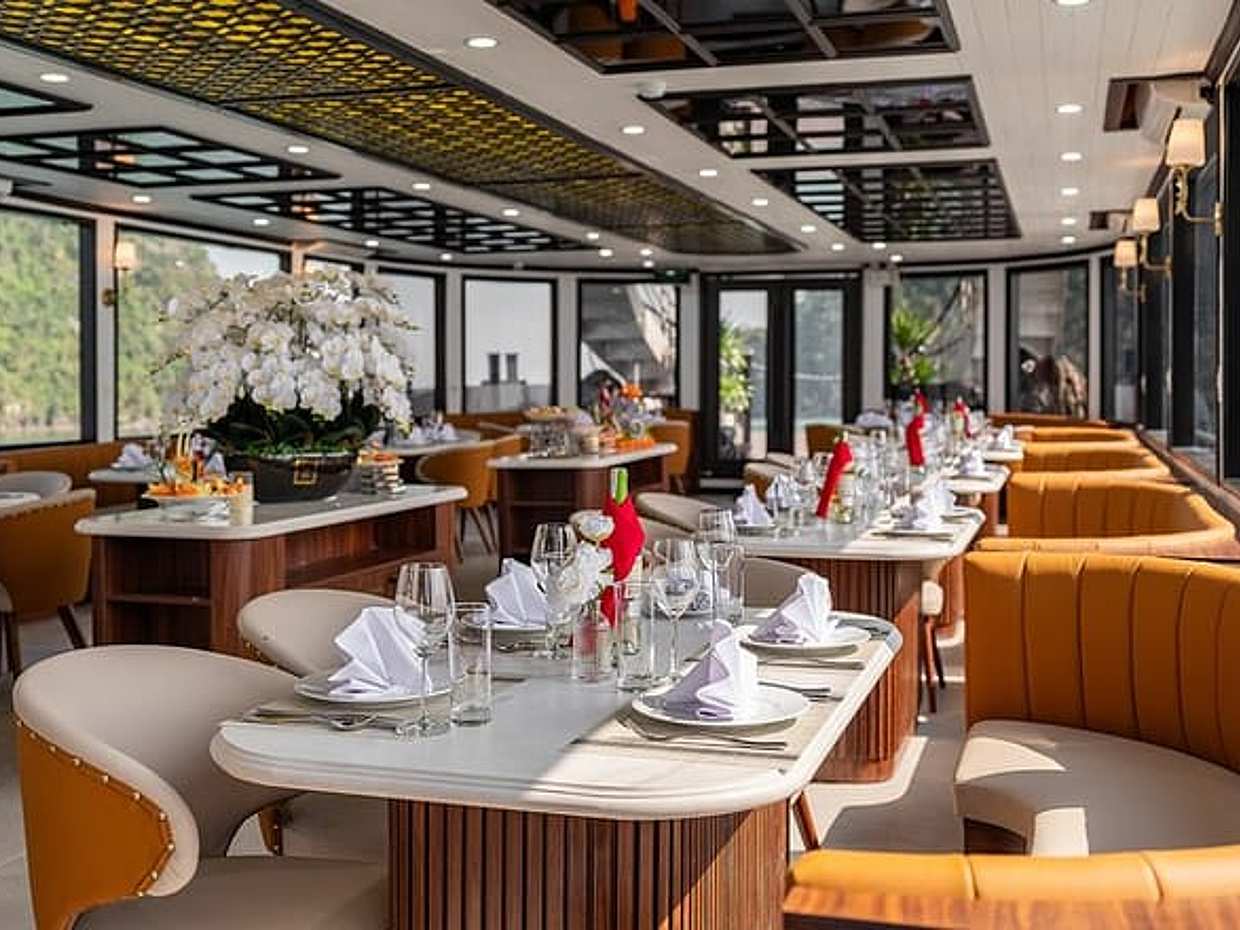 Deluxe Cruise from Hanoi: Halong Bay Tour with Set Menu, photo 3