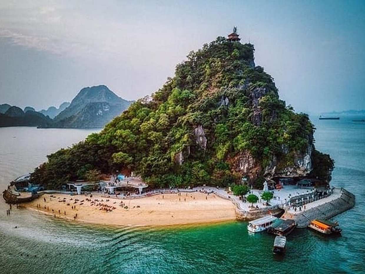2 Days 1 Night Halong Bay Classic Cruise for Budget Travelers, photo 2