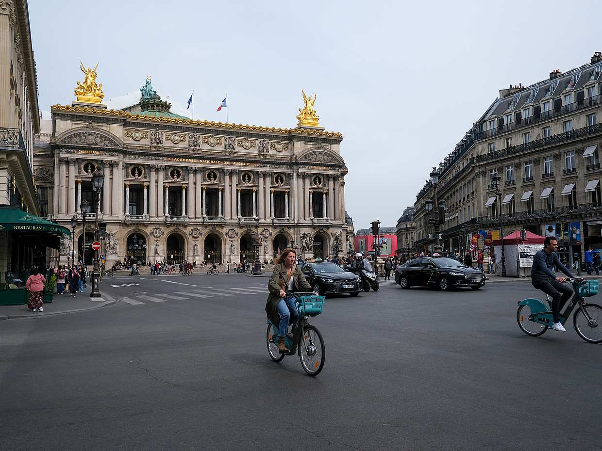 Electric Bike Tour of Paris in France, Arc de Triomphe