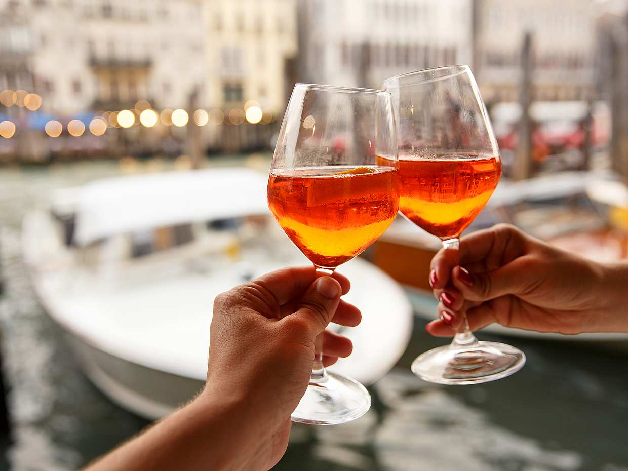 Venice 1-hour Private Boat Tour with Aperitivo for Couples in Italy