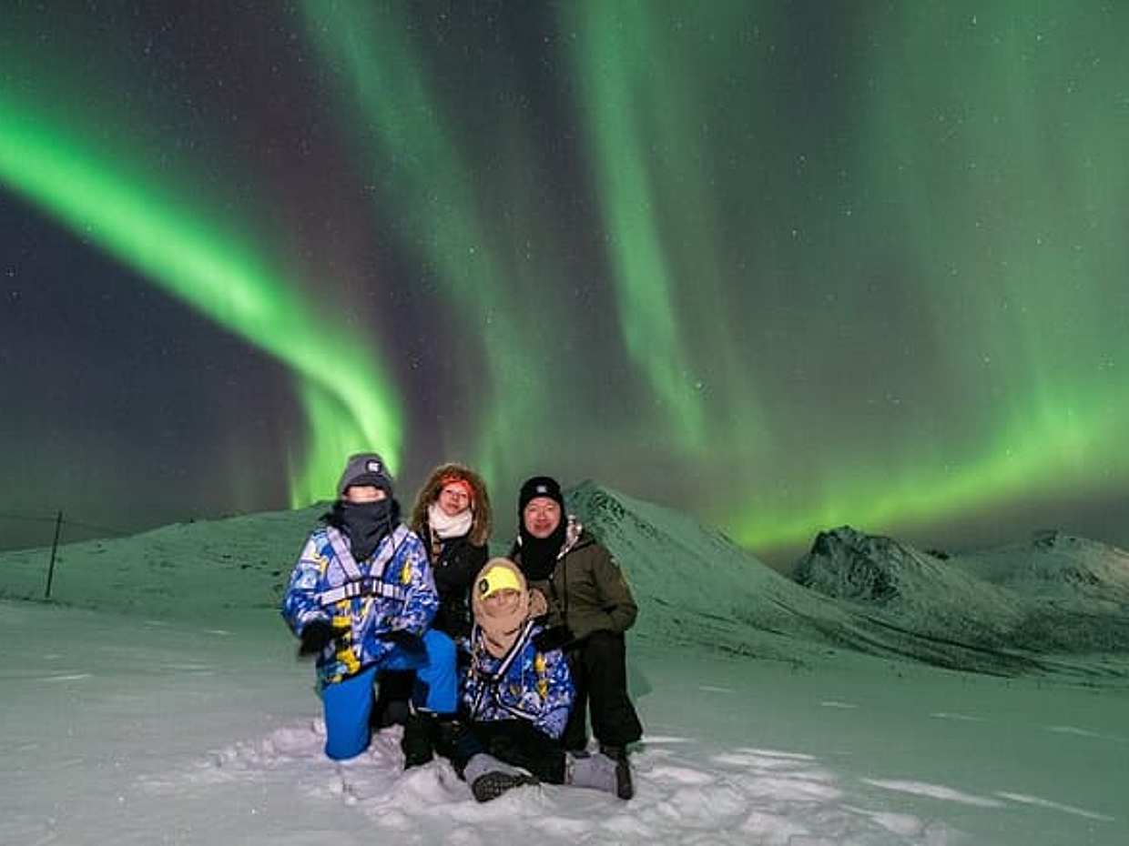 Small group Northern Lights Tour by van in tromsø, photo 3