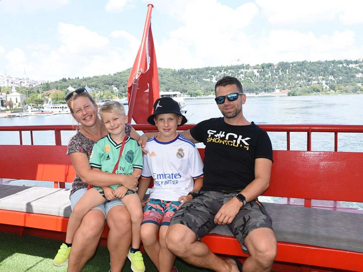 Short Bosphorus Cruise Tour in Istanbul with Hotel Pick-up in Turkey, photo 2