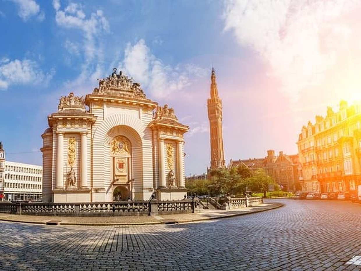 Private transfer from Bruges to Lille, English-speaking driver in Belgium