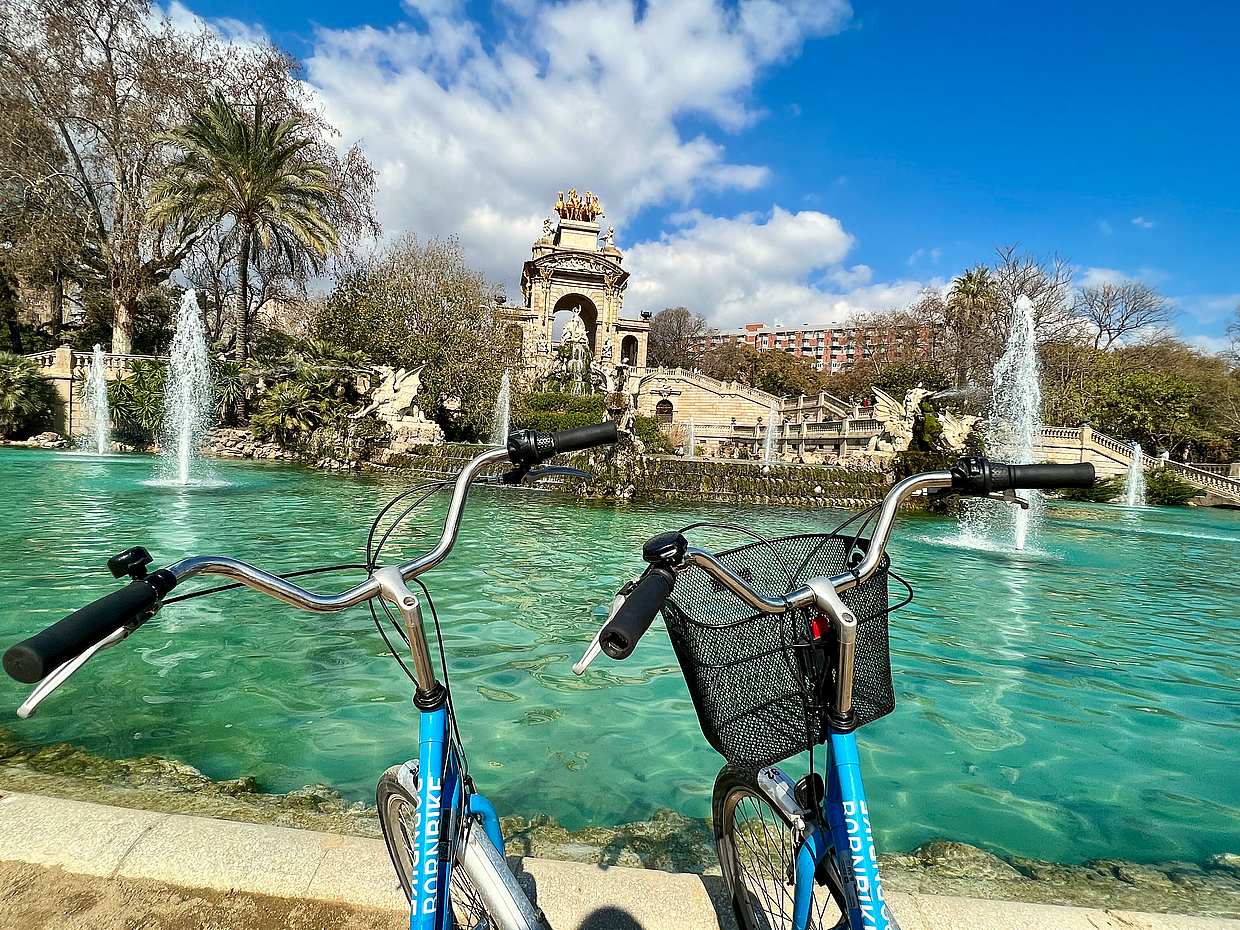 Barcelona Bike Tour con Degustación de Tapas en España
