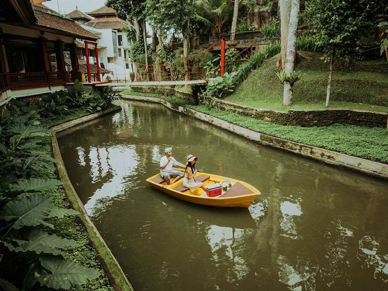 Romantic Picnic Lunch on a Boat for Couple in Ubud, Indonesia, photo 4