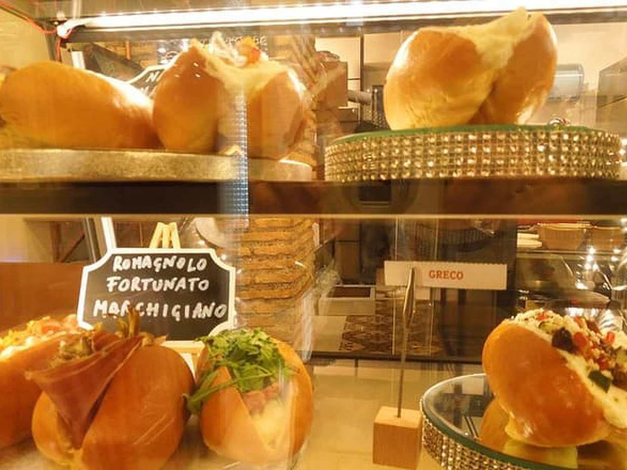 Monti District Street Food and Sightseeing Tour in Italy, Rome, photo 4