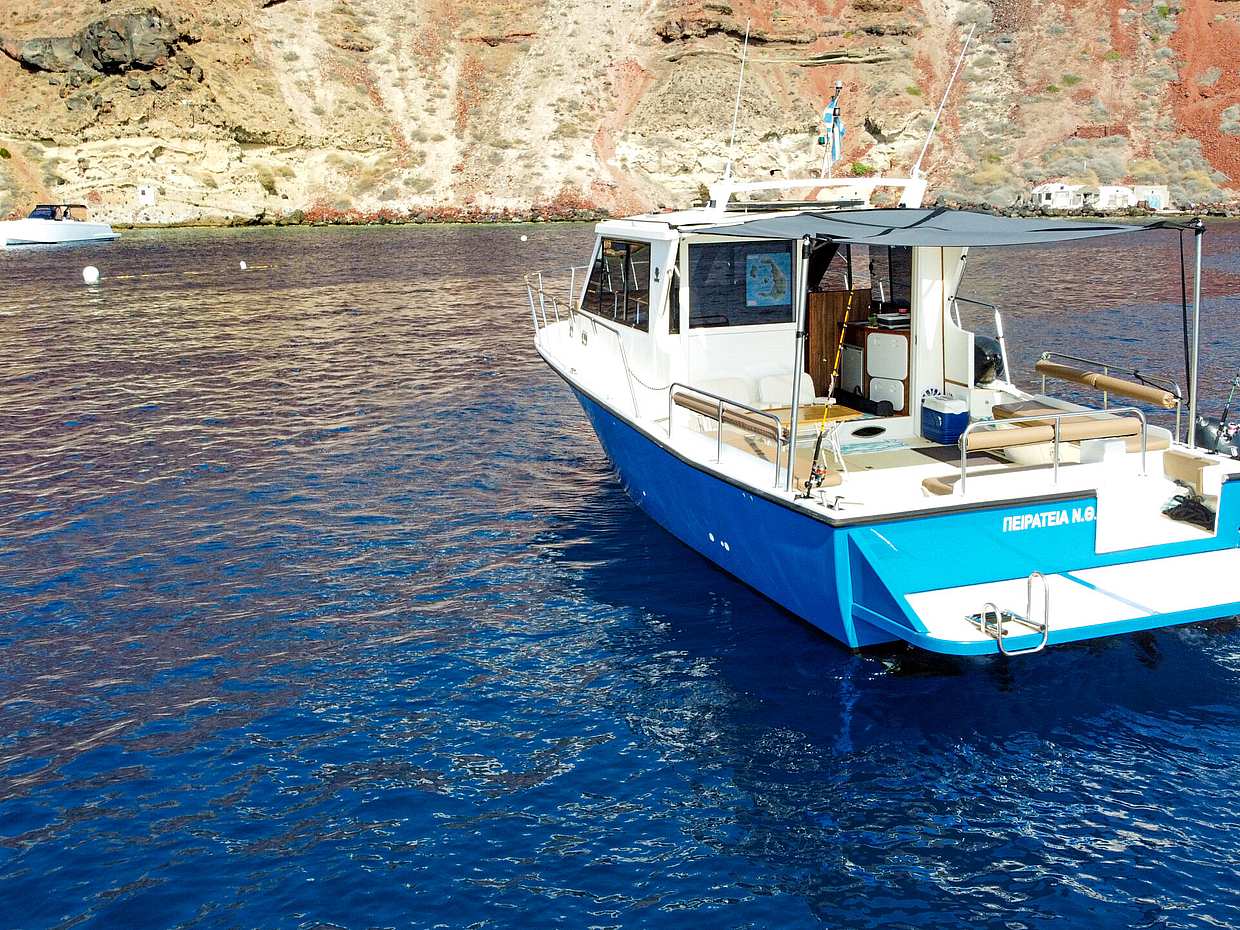 Santorini Private 5-hour Fishing Tour in Greece, Thera, photo 4