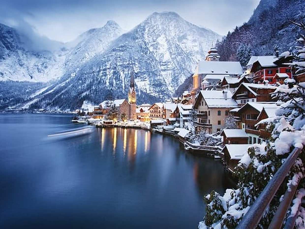 "Tour privato da Salisburgo a Mondsee - St Gilgen - Hallstatt in Austria"