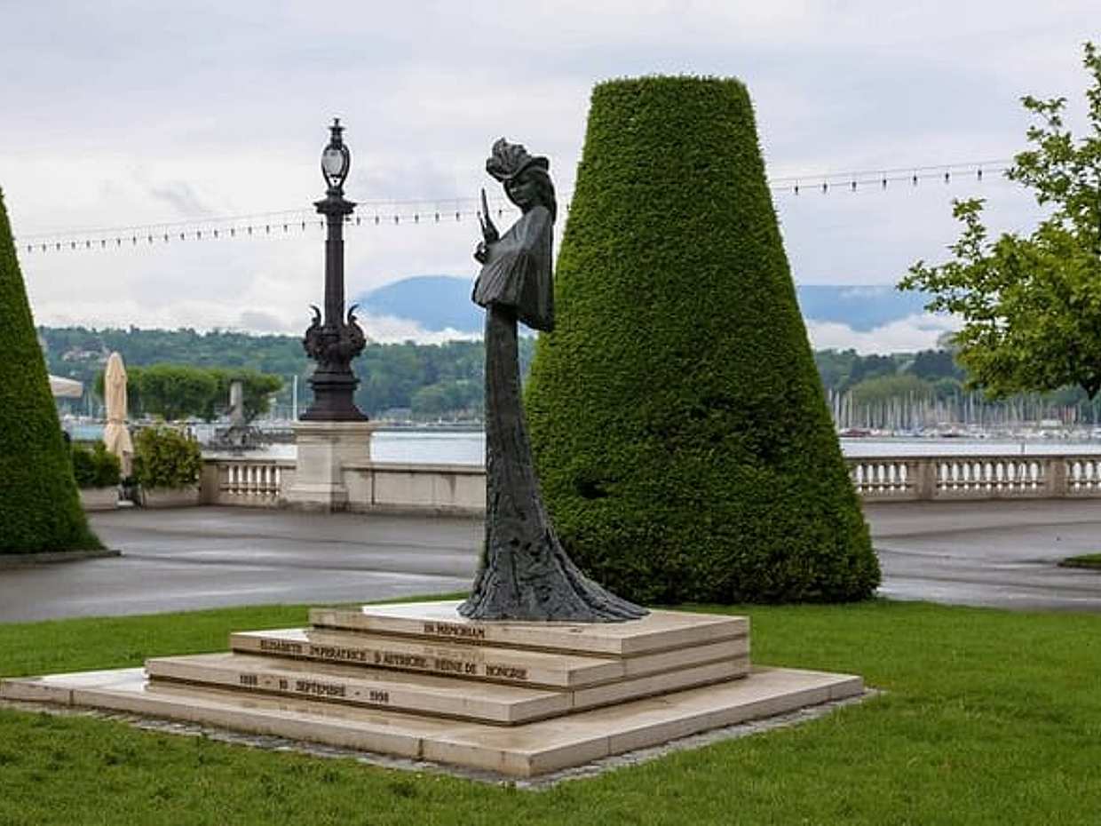 Highlights of Geneva: Dark History Quest Experience in Switzerland, Genève, photo 3