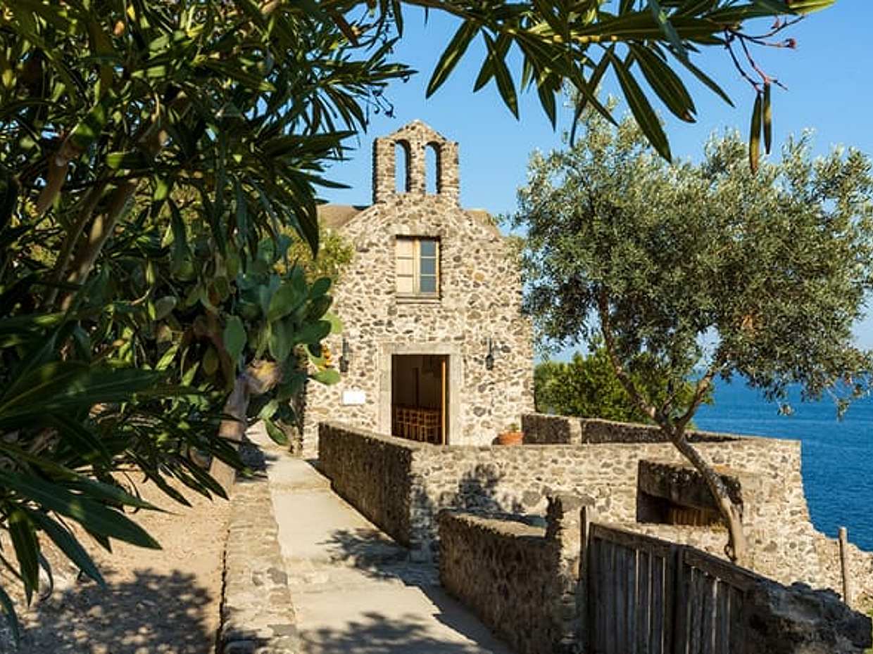 From Naples: Aragonese castle with Hydrofoil transfer, photo 4