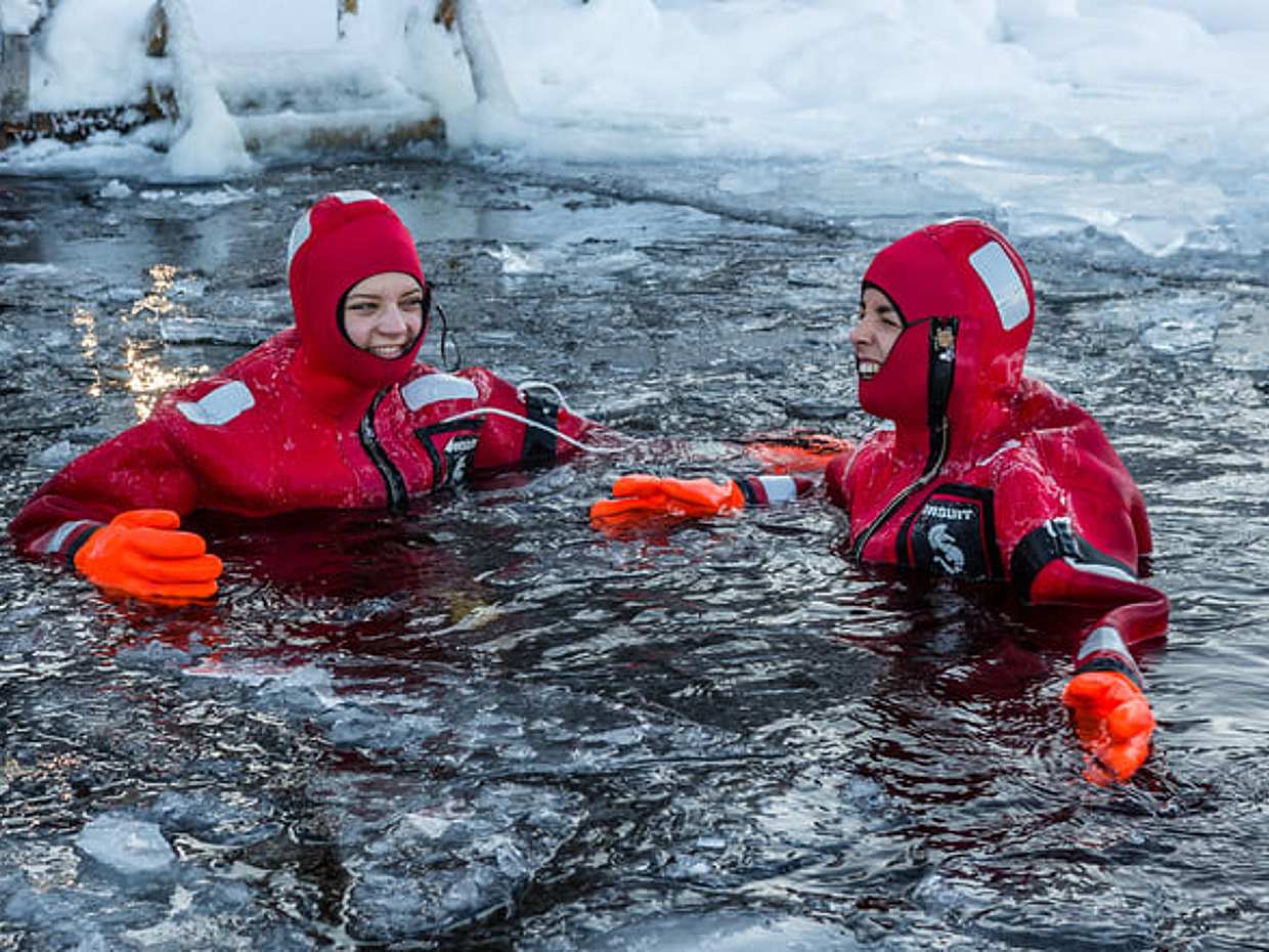 Arctic Ice Floating, Levi — daytime winter experience, photo 3