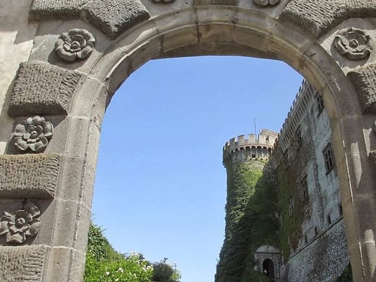 "Tour Privado: Tour medieval romántico y de misterios castillo Odescalchi en Italia, Roma"