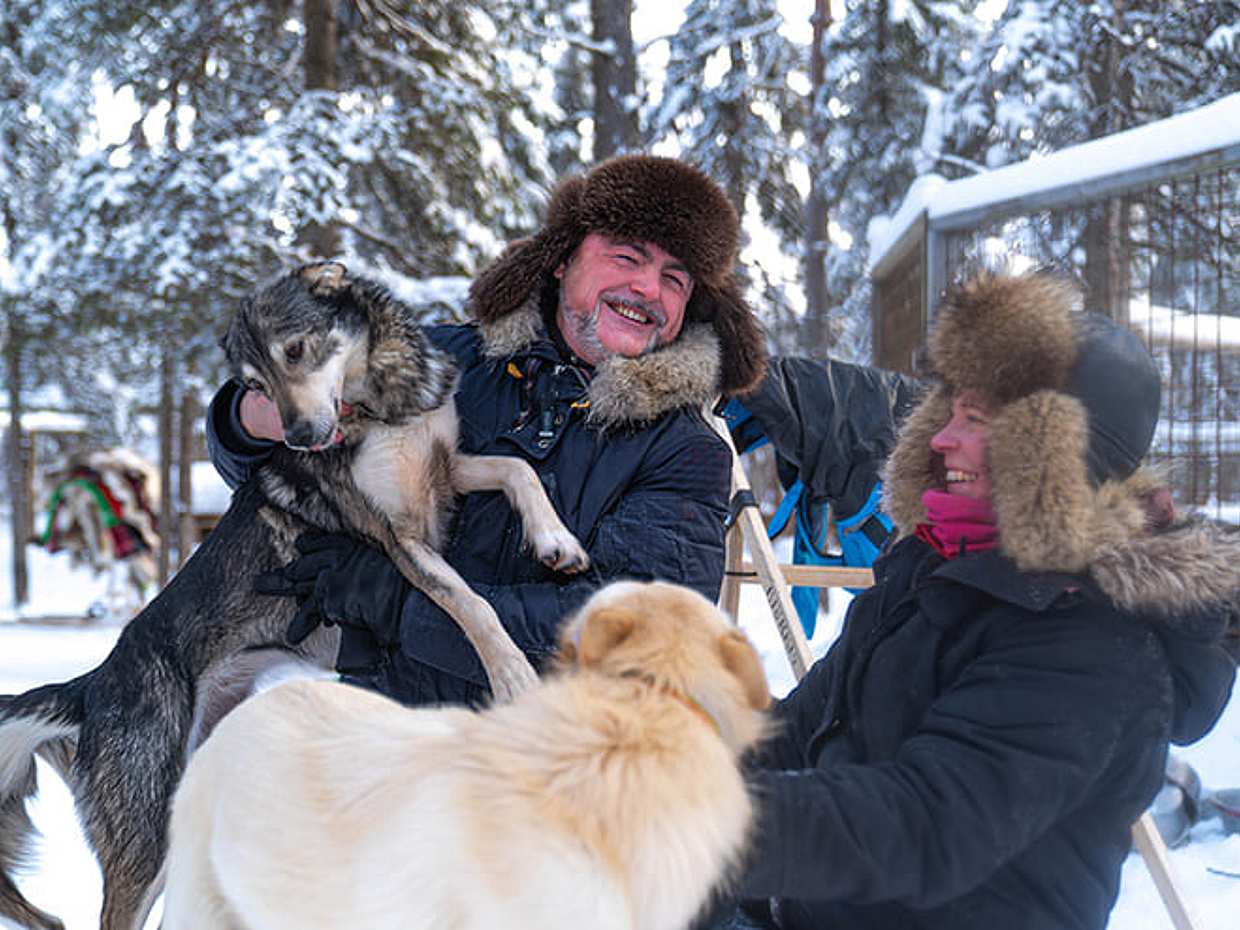 Husky Kennel Visit & Cuddle with Huskies, Levi, photo 2