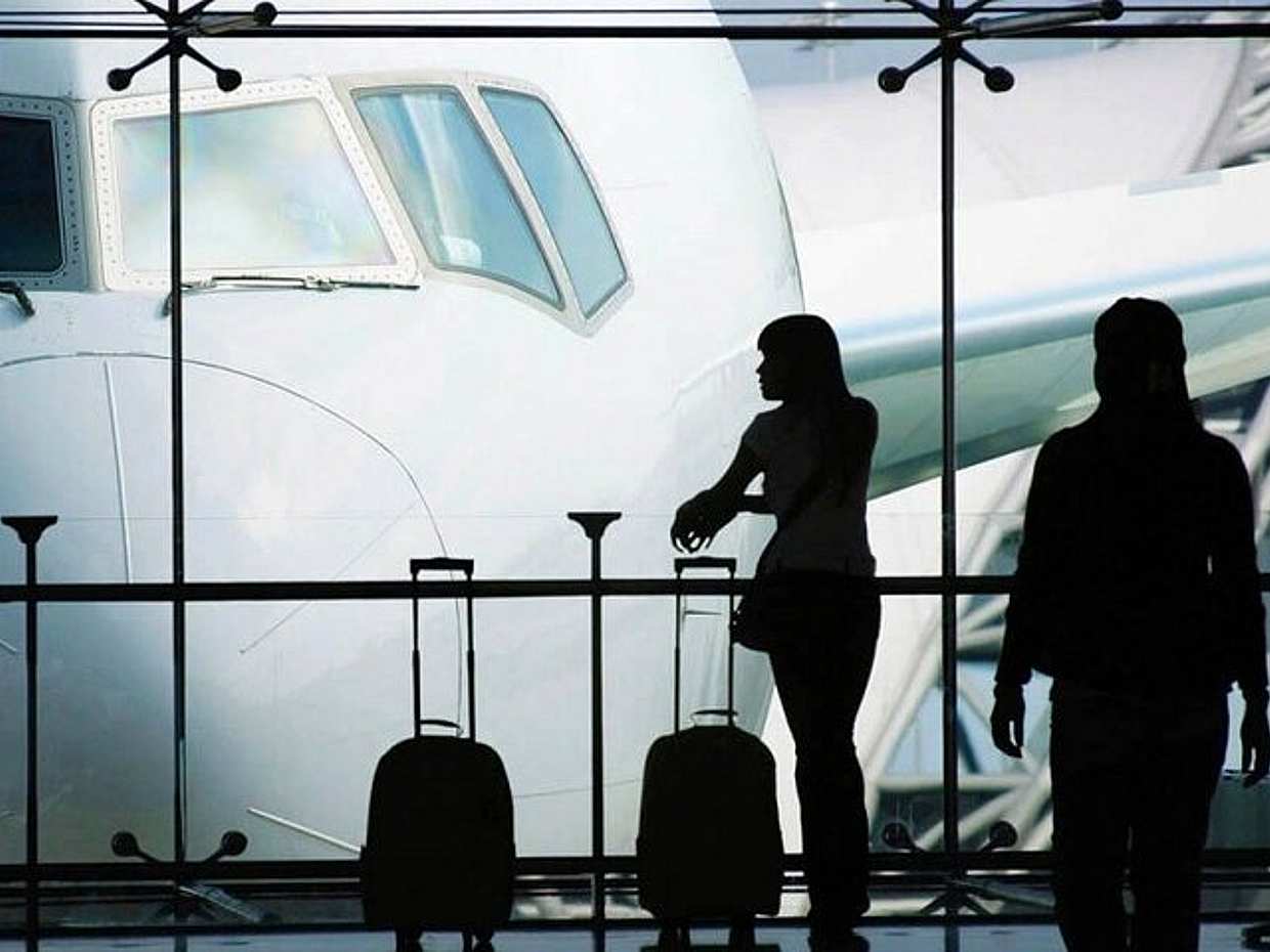 "Paris'te Fransa'da 1 ila 3 Kişi için Özel Gidiş Dönüş Charles de Gaulle Havaalanı Transferi"