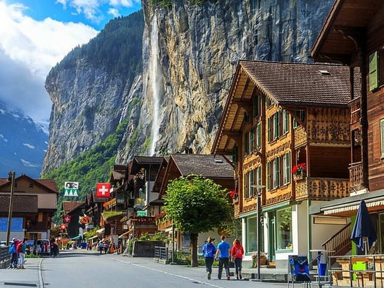 Lauterbrunnen-Mürren: Swiss Alps Small Group Tour from Interlaken in Switzerland, Wilderswil