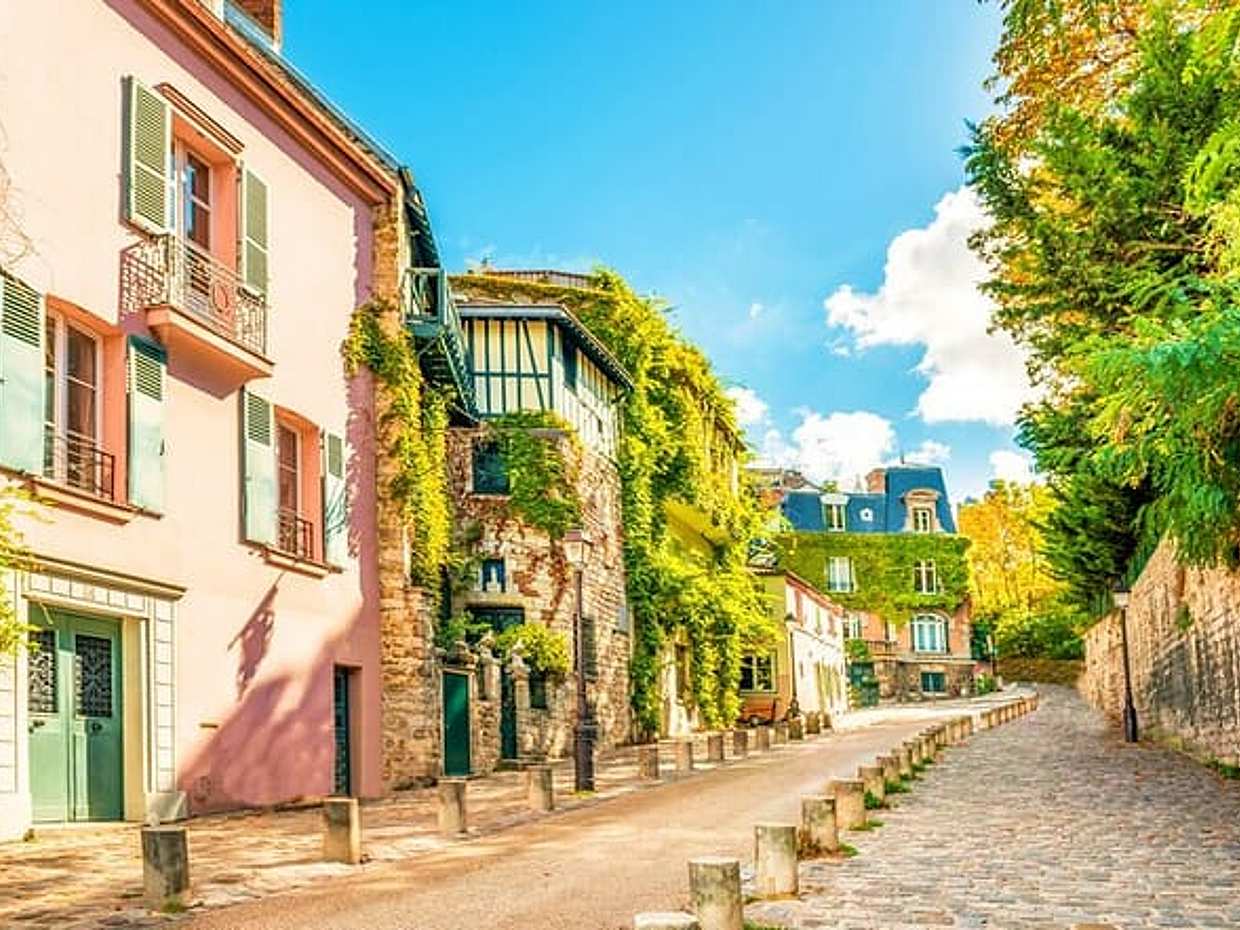 Paris Montmartre Self-Guided Walking Tour and Scavenger Hunt in France, photo 2