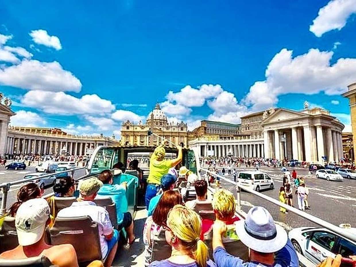 Rome Sightseeing Hop-on Hop-off Bus+ Colosseum/Ancient Rome Tour, photo 2