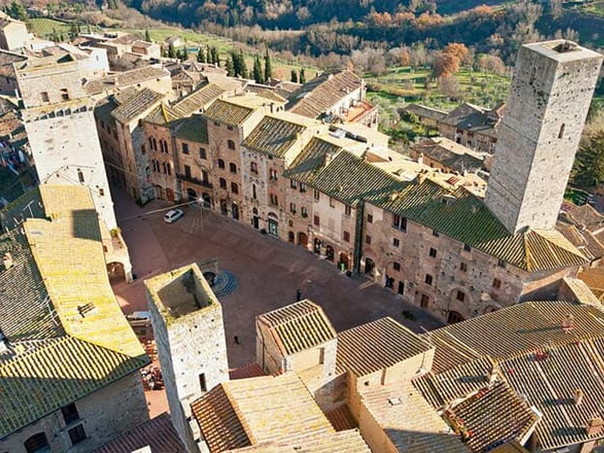 PRIVATE Full-Day Tour of San Gimignano and Volterra, photo 4