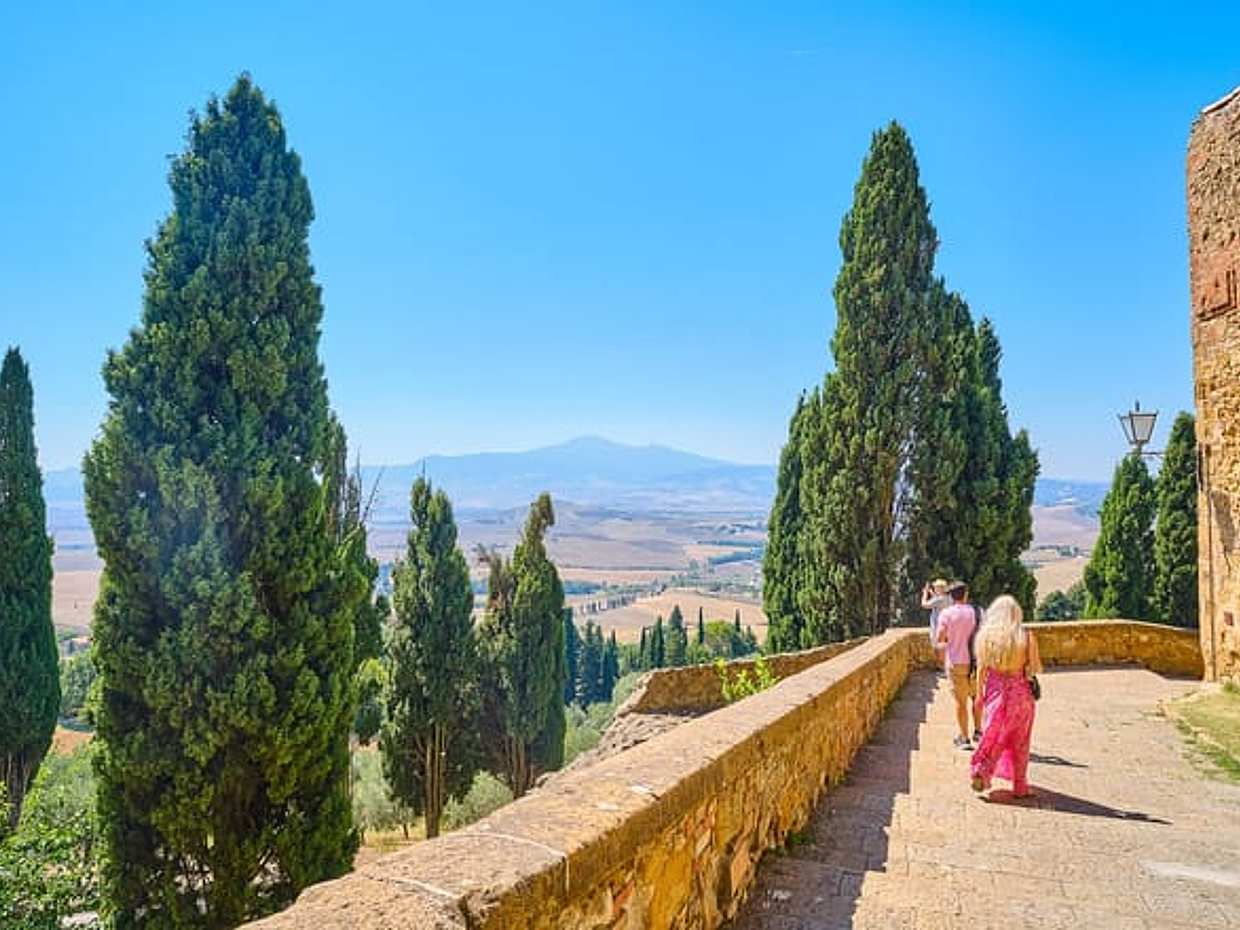 Full Day Tour to Val D'Orcia and Gladiator's fields: Montalcino, Montepulciano and Pienza with wine and cheese tasting in Italy, Florence