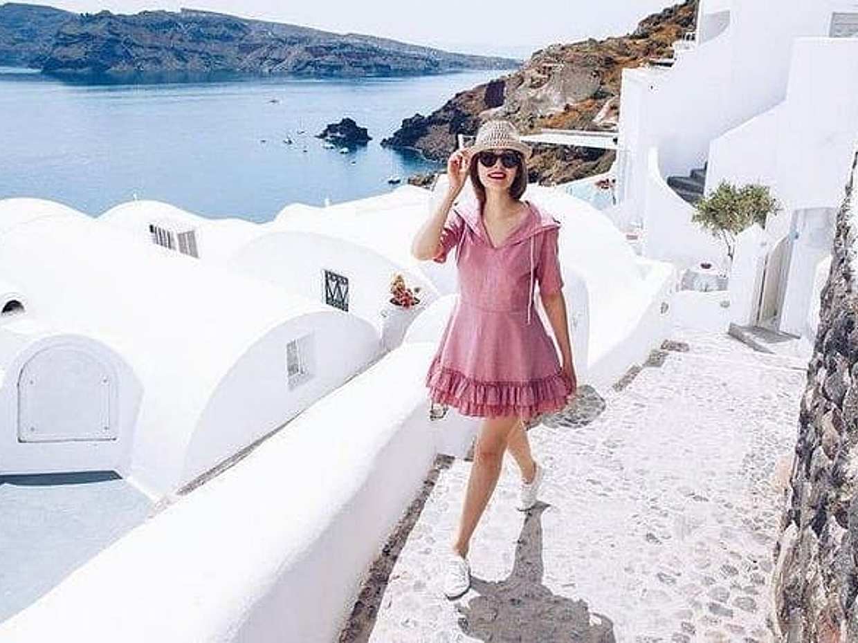 Walking Tour of Fira Town in Greece, Thera, photo 4