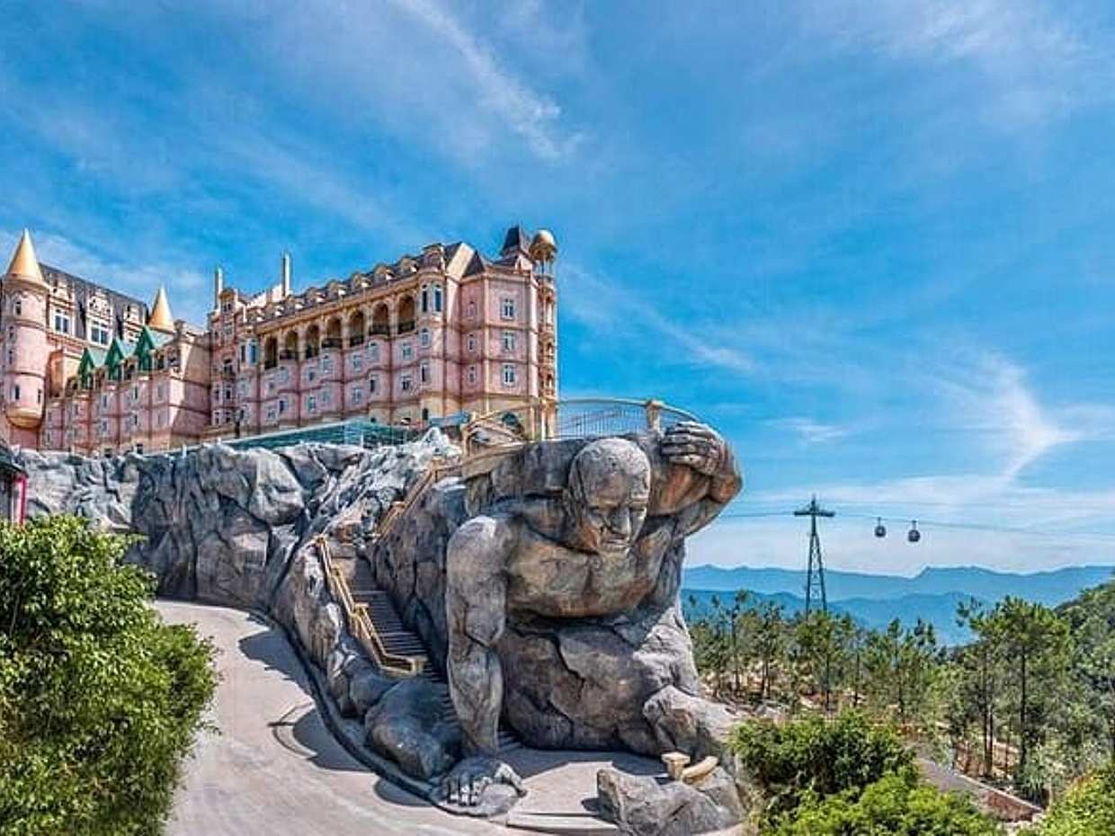 Ba Na Hills Golden Bridge Day Tour Include Lunch and Cable Car, Vietnam, photo 2