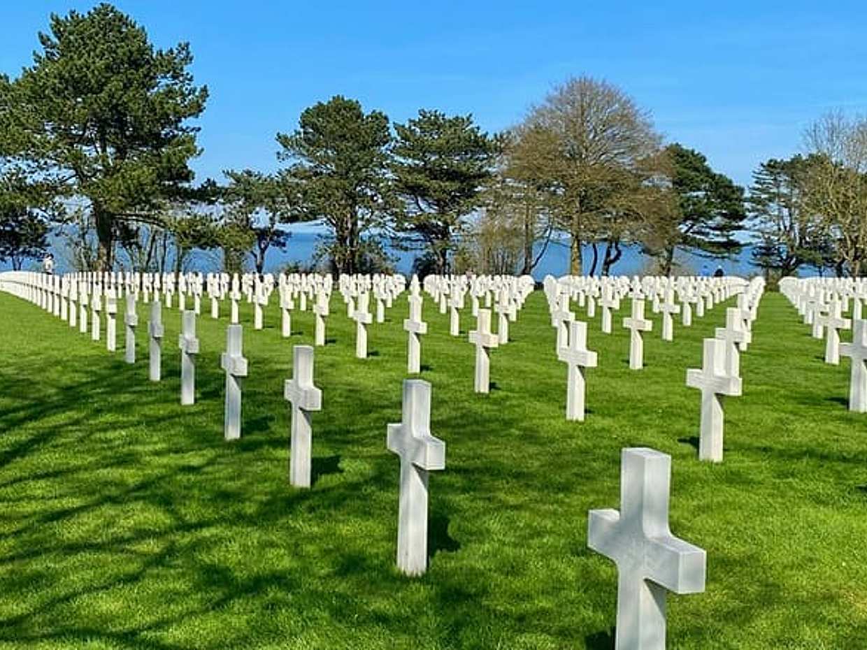 Private Normandy D-Day trip to Top 5 Sights from Caen or Bayeux by Mercedes.