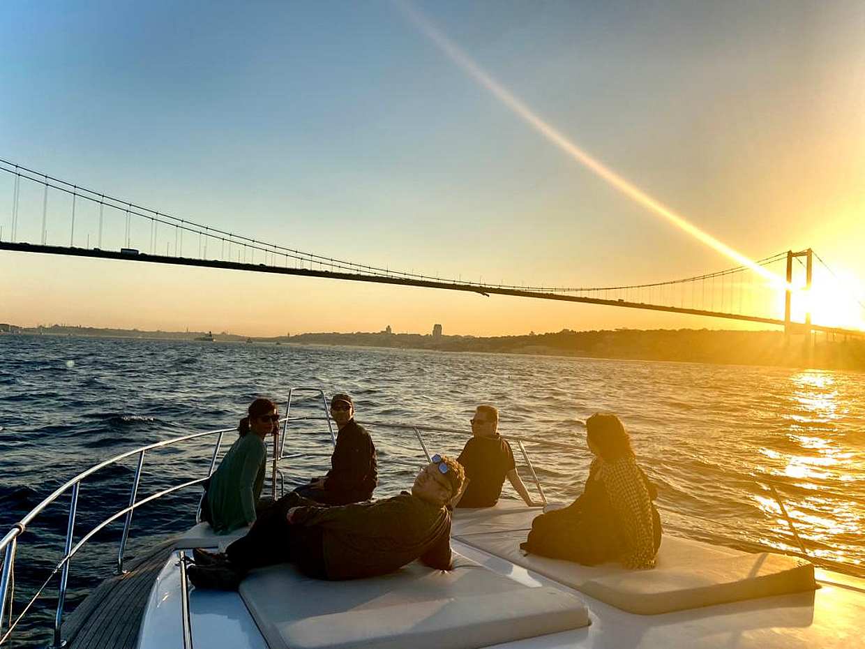 Kleine groep zonsondergang jachtcruise met snacks in Turkije, Istanbul
, photo 3