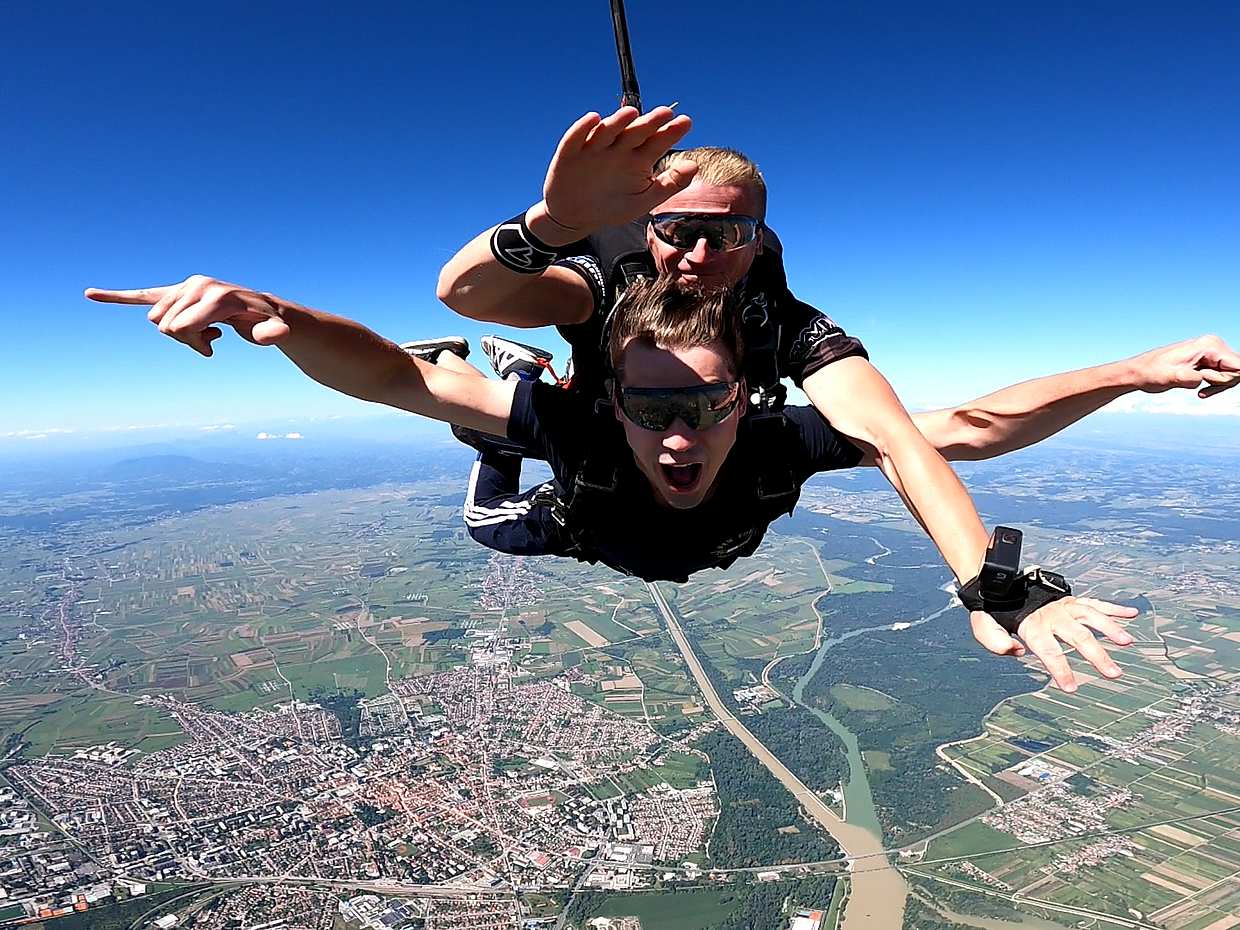 Tandem Fallschirmspringen in Kroatien, Zagreb, photo 2