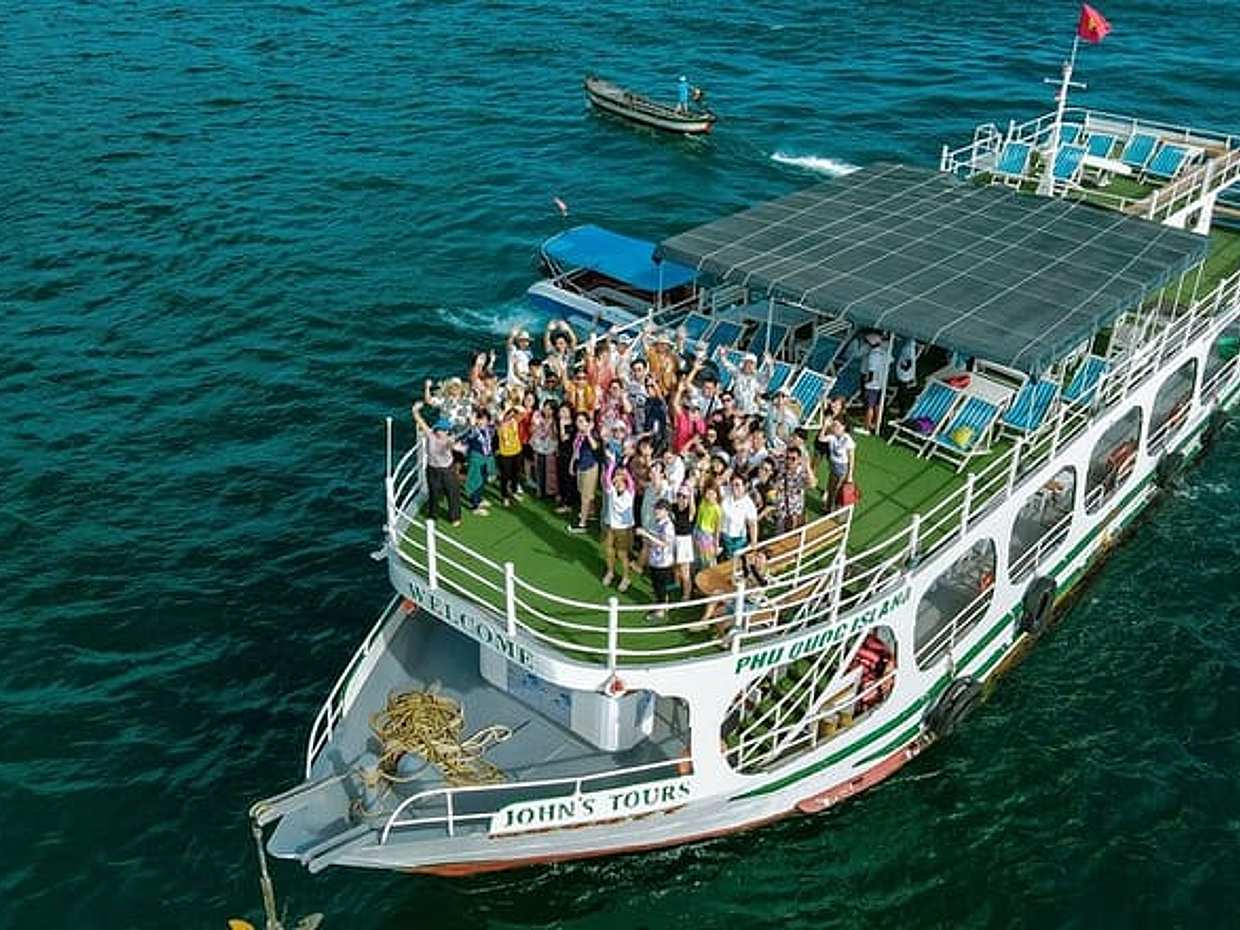 Phu Quoc Island Hopping and Snorkeling Tour with Lunch
