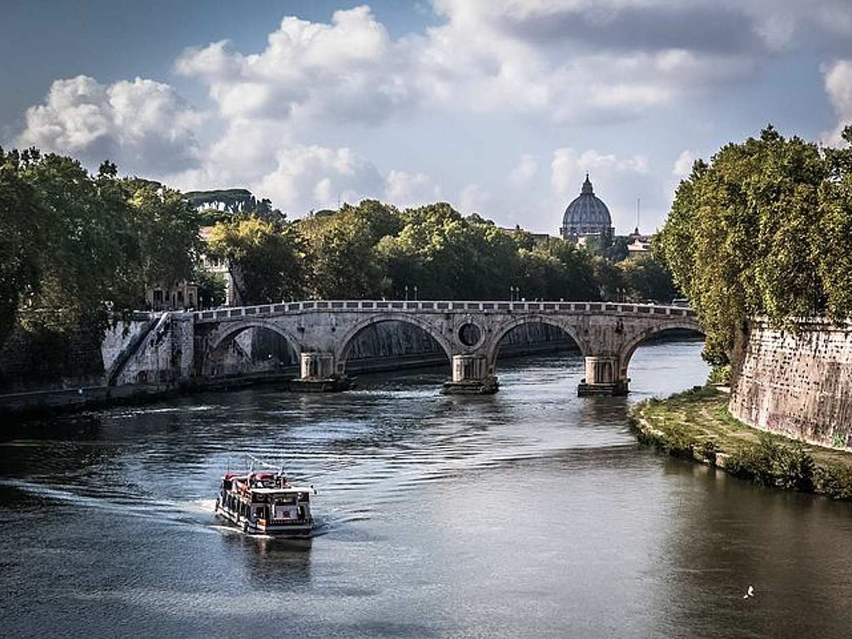 Rome Hop-on Hop-off Cruise in Italy