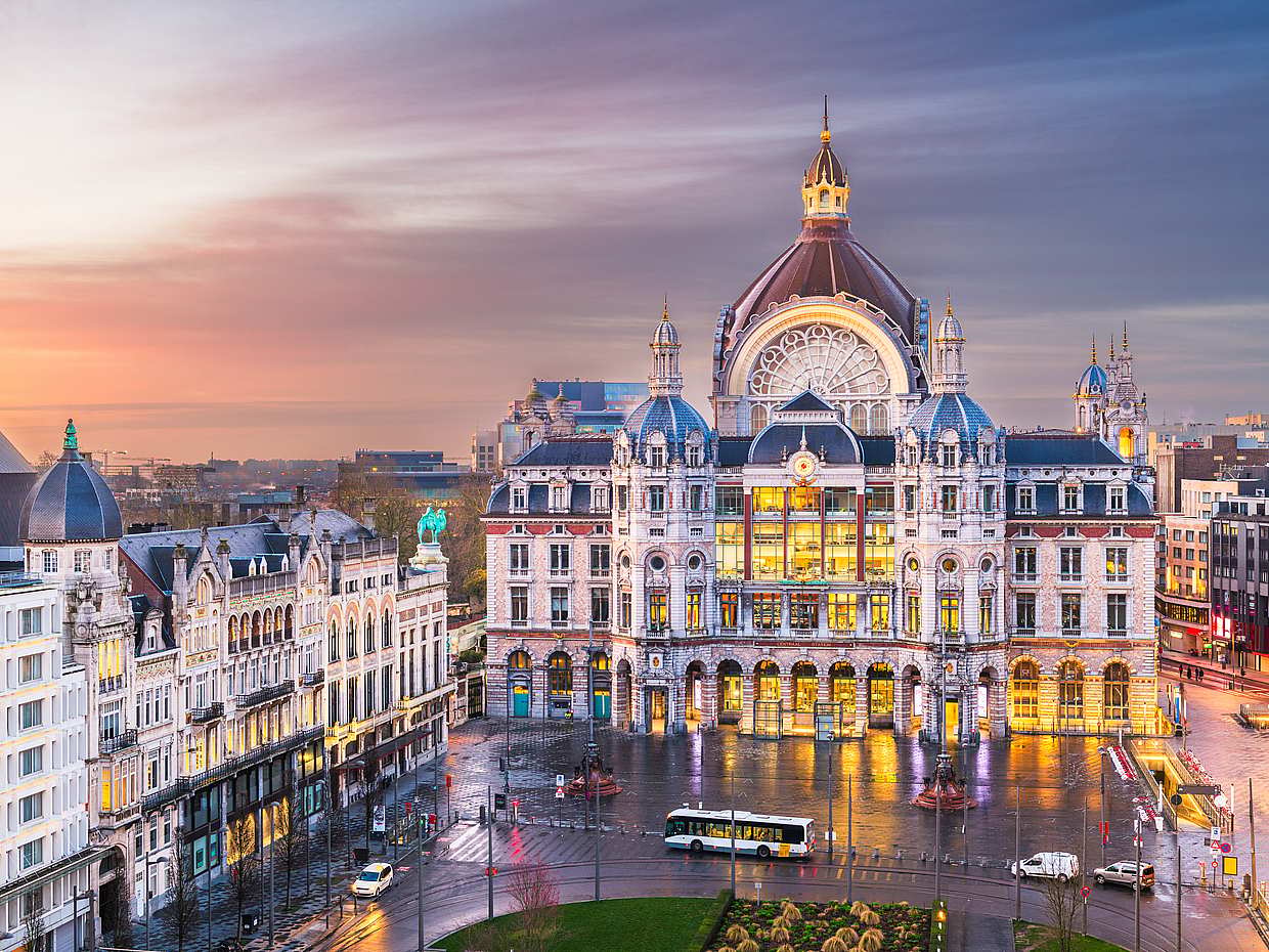 Antwerp: Diamonds Galore, Elegance, Arts and Stunning Architecture