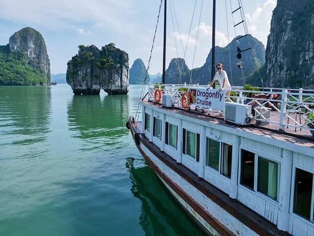 Baia di Halong Escursione a terra: 4 ore di crociera, pranzo, biglietti e grotta in Vietnam, Ha Long, photo 2