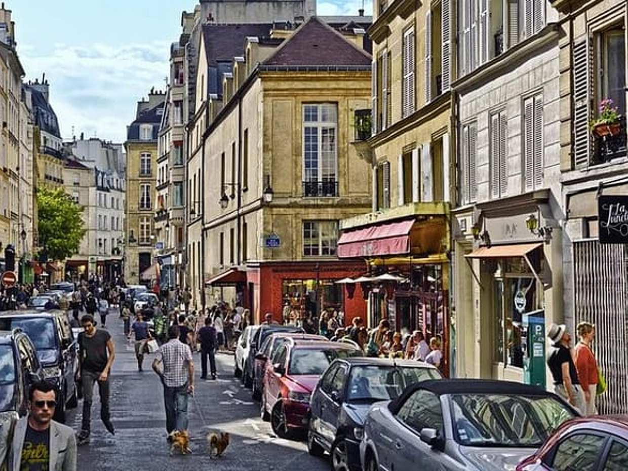 Paris Private Vintage Car Half day Tour with Le Marais and Pick up and drop, photo 2