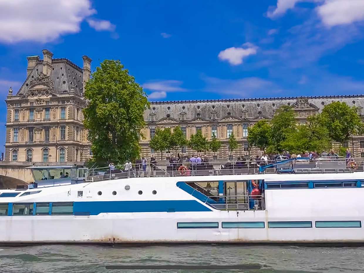 Private Tour, Luxury Eiffel Tower Lunch, Seine Cruise & Louvre in France, Paris, photo 2