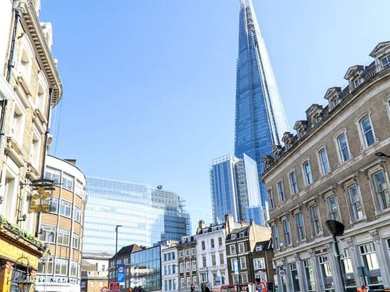 "Segredos de Bermondsey: Caminhada Urbana Autoguiada com Enigmas em Reino Unido, Londres"